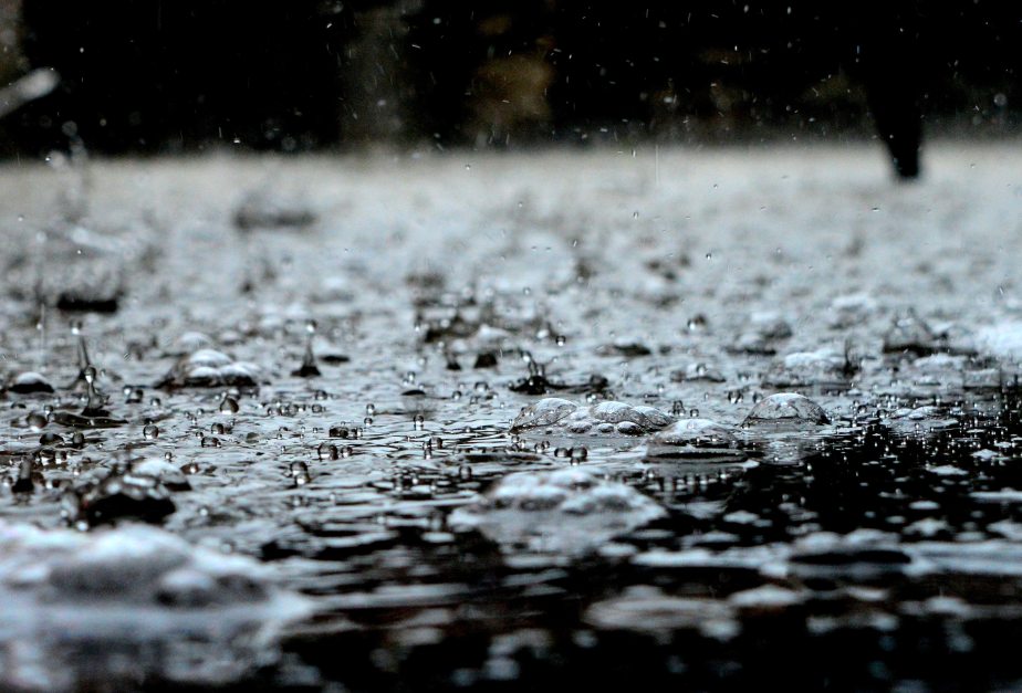 Walk under the rain – A Conversation